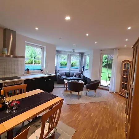 Buchensteinblick アパート *